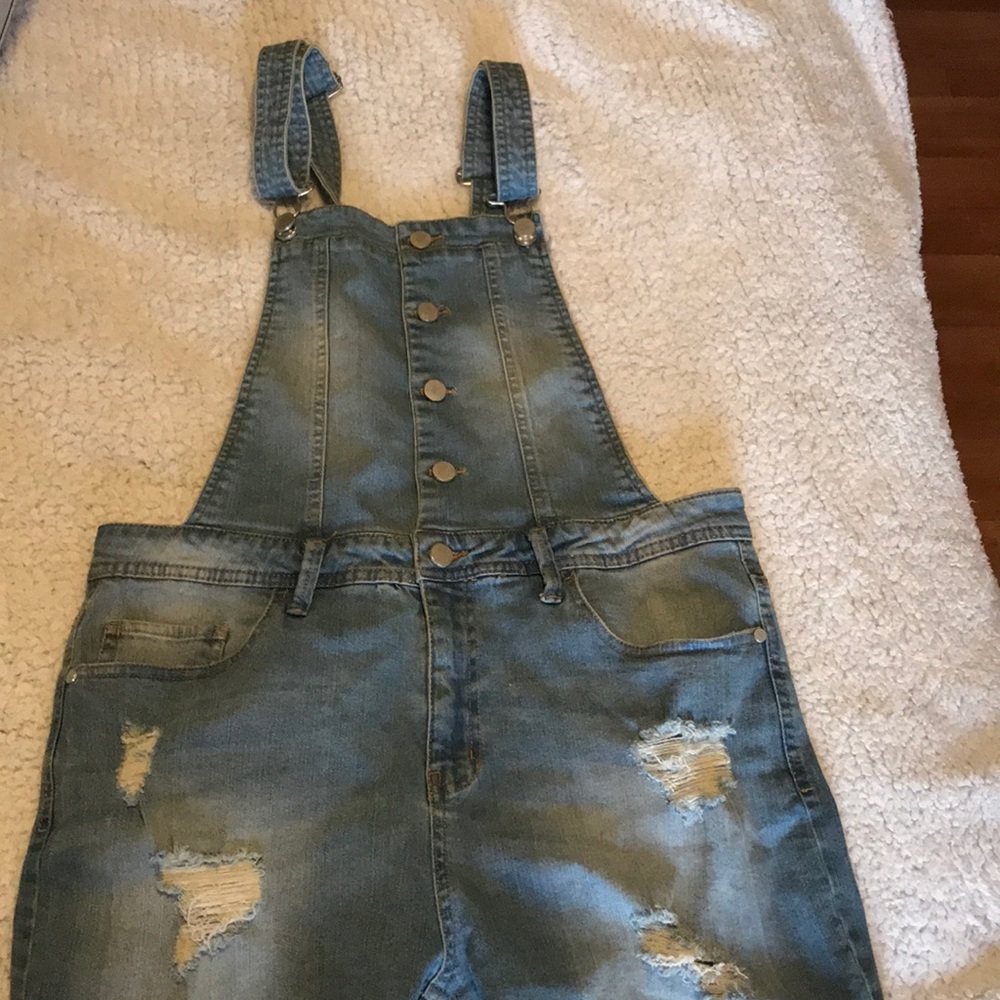 Overall shorts